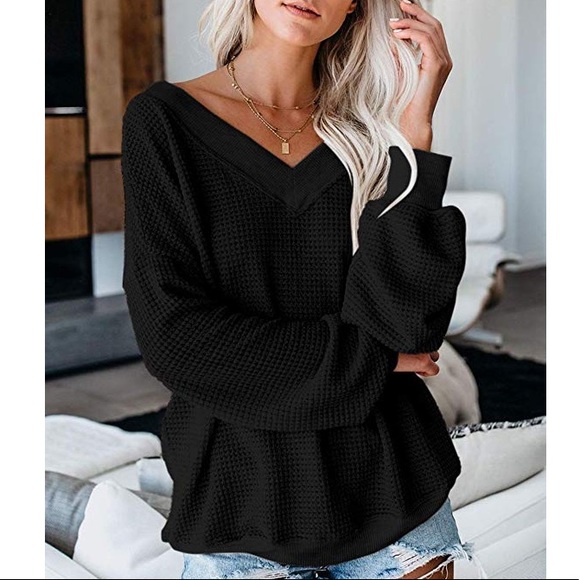 Beautiful woman off the shoulder top - Picture 2 of 8